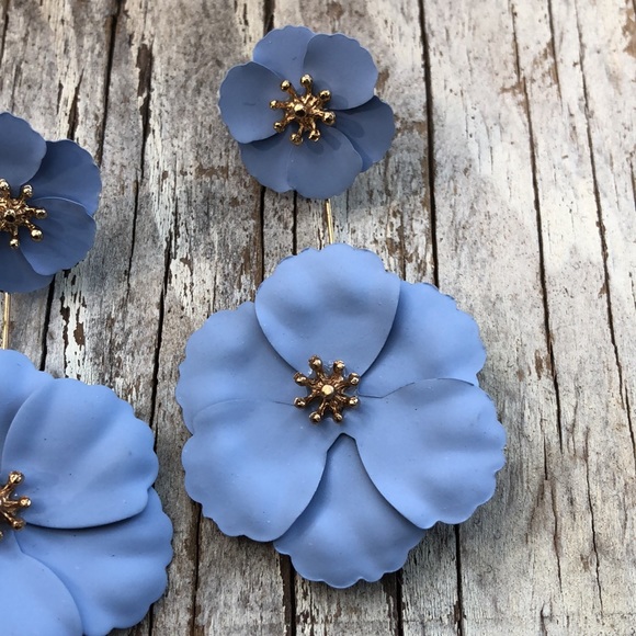 Blue Flower Power Drop Earrings! - Picture 3 of 4